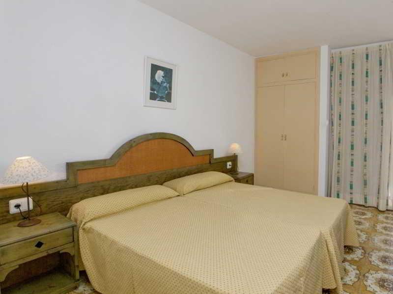 Apartamentos Bon Lloc Santa Eularia des Riu Ngoại thất bức ảnh