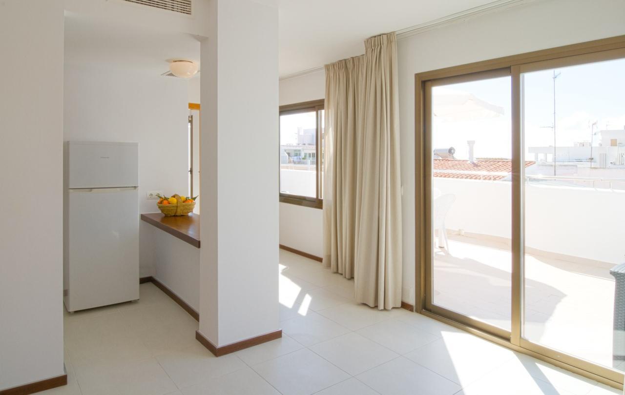 Apartamentos Bon Lloc Santa Eularia des Riu Ngoại thất bức ảnh