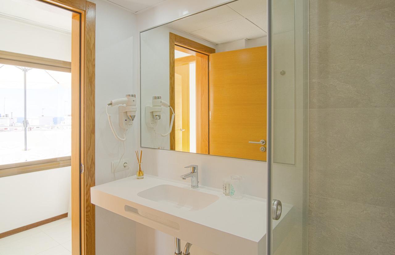 Apartamentos Bon Lloc Santa Eularia des Riu Ngoại thất bức ảnh
