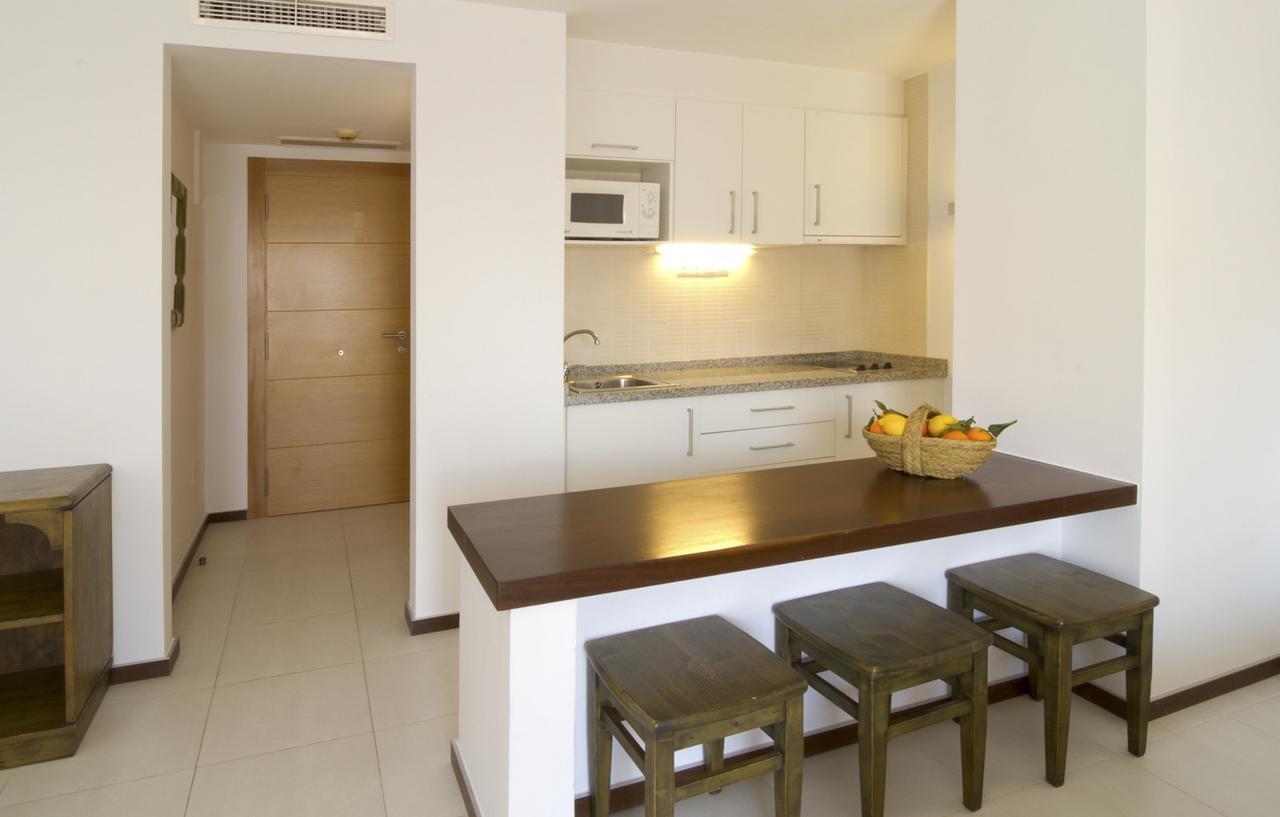 Apartamentos Bon Lloc Santa Eularia des Riu Ngoại thất bức ảnh