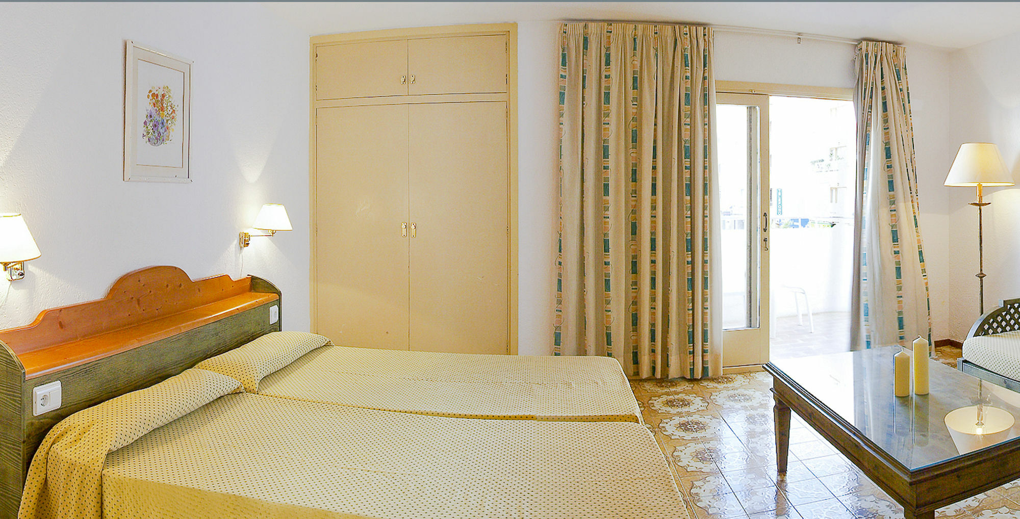 Apartamentos Bon Lloc Santa Eularia des Riu Ngoại thất bức ảnh