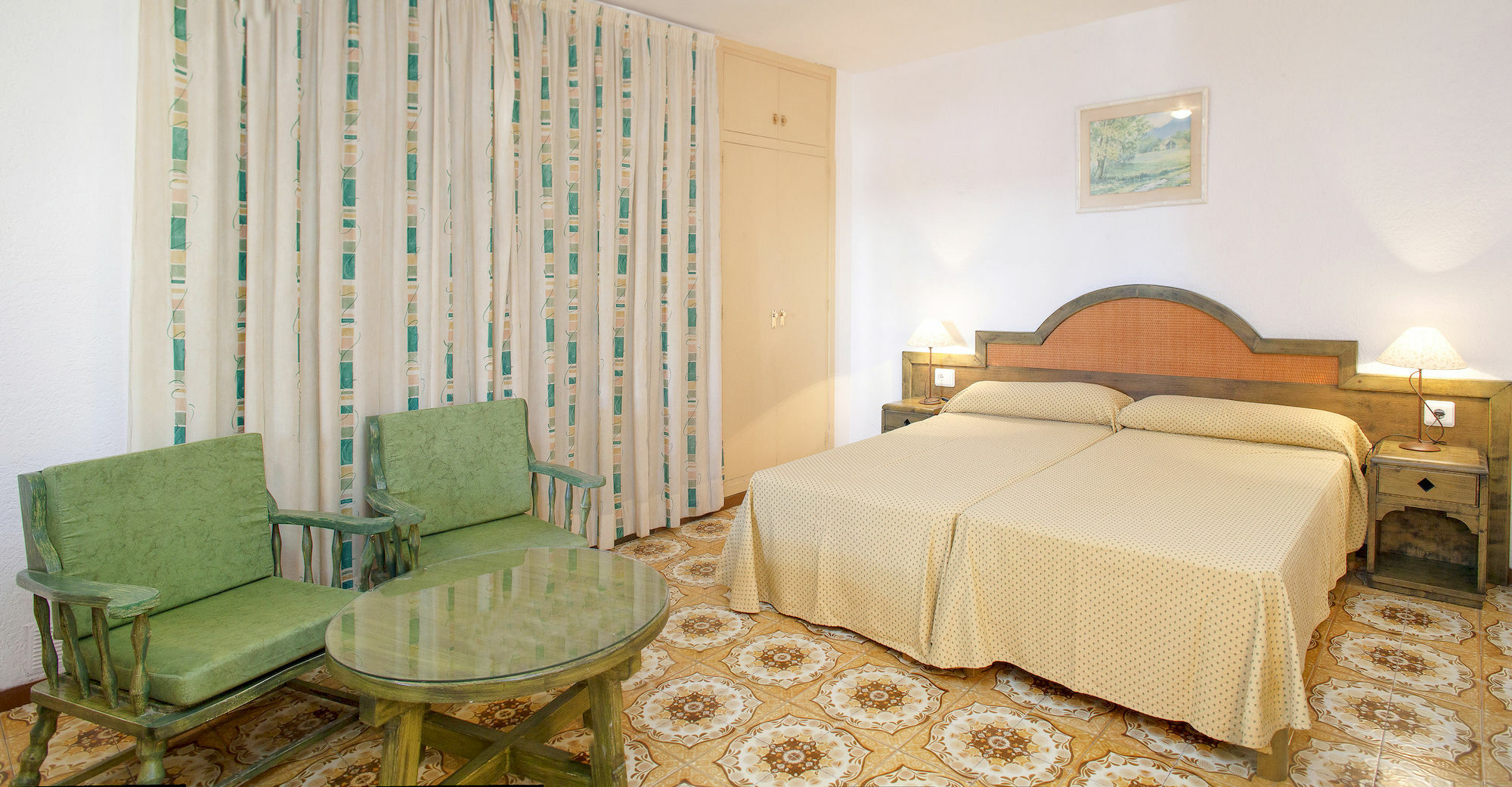 Apartamentos Bon Lloc Santa Eularia des Riu Ngoại thất bức ảnh