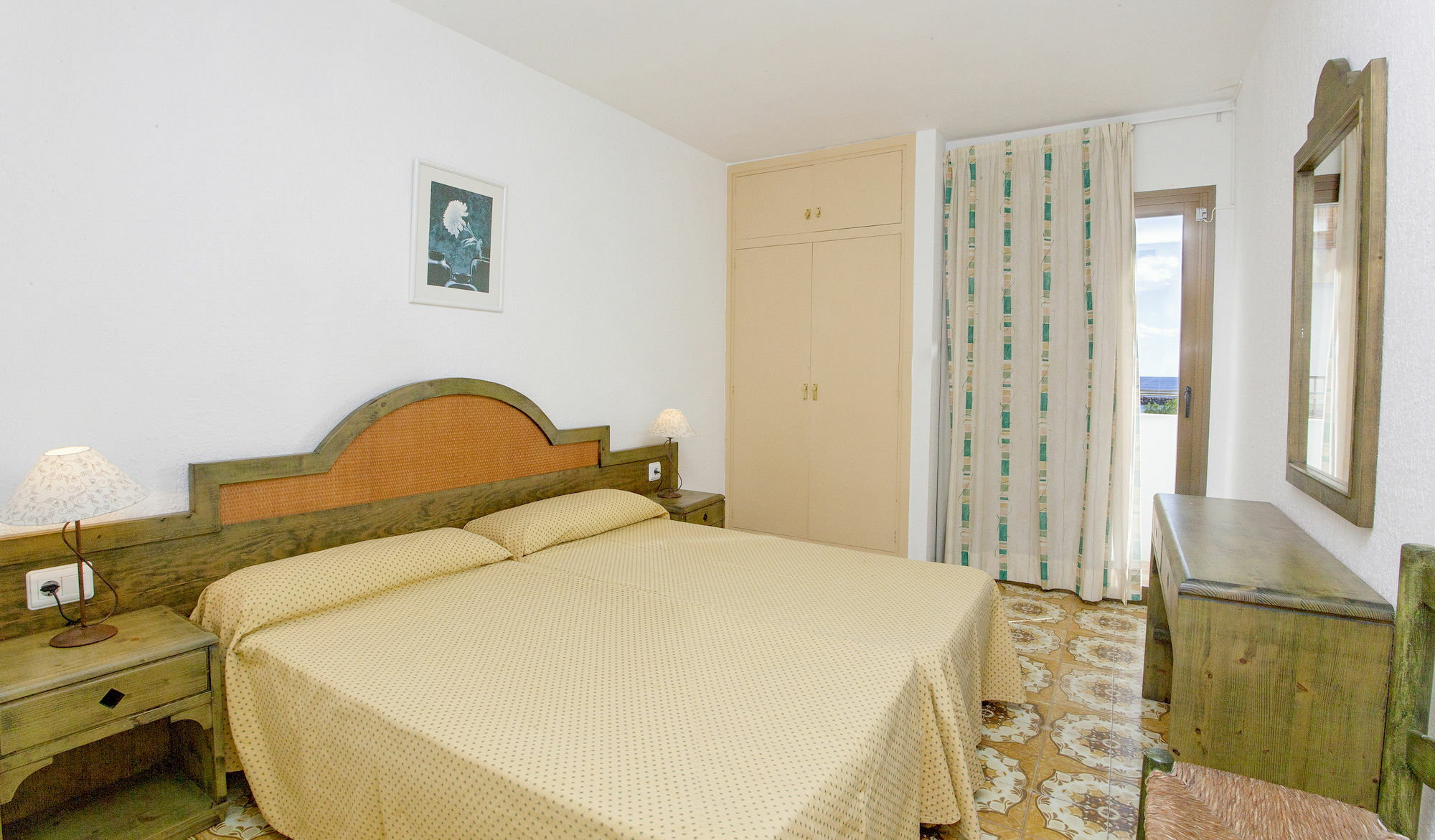 Apartamentos Bon Lloc Santa Eularia des Riu Ngoại thất bức ảnh