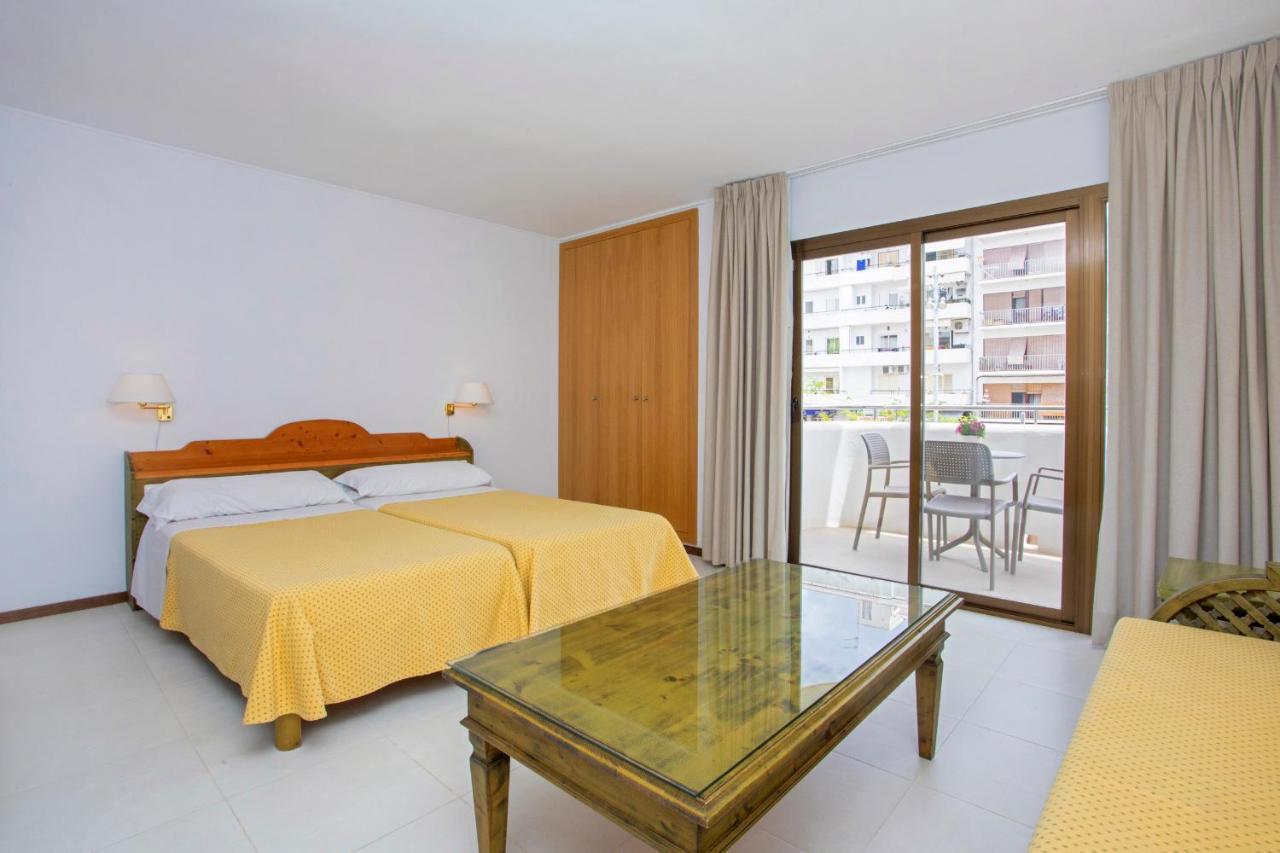 Apartamentos Bon Lloc Santa Eularia des Riu Ngoại thất bức ảnh